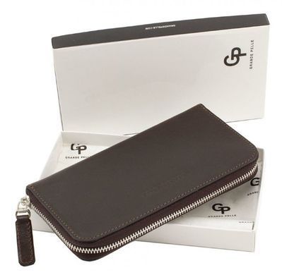 Шкіряний гаманець-клатч на блискавці коричневого кольору Grande Pelle 532620