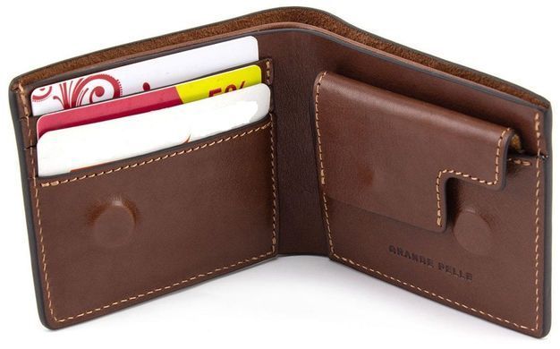 Коричневое мужское кожаное портмоне на магните Grande Pelle 505623